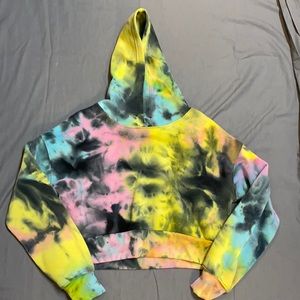 Crop Tie-Dye Hoodie 🦋
